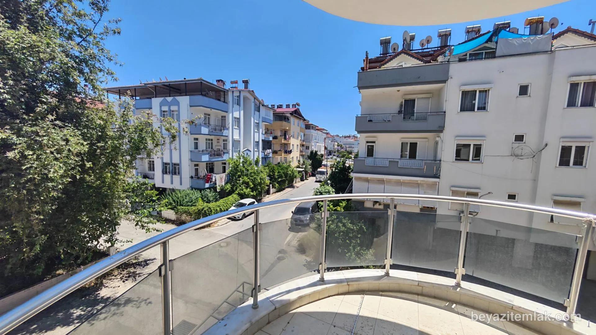 Manavgat Merkezde Köşe Başı Asansörlü  Dev 3+1 ebebeyn banyolu
