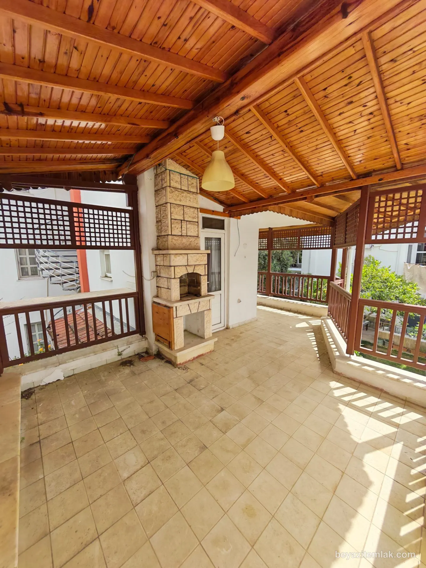 Prestijli  Sİite 'de 4+1 Ayrı  Mutfak Havuzlu Bahceli  Sosyal  Alanlar